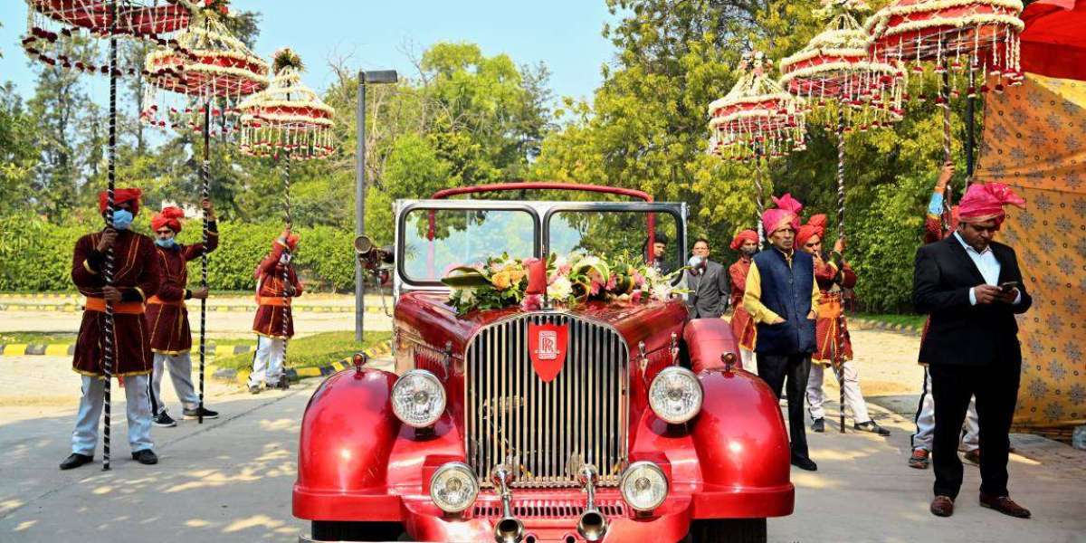 Hire a Vintage Car on Rent in Jaipur