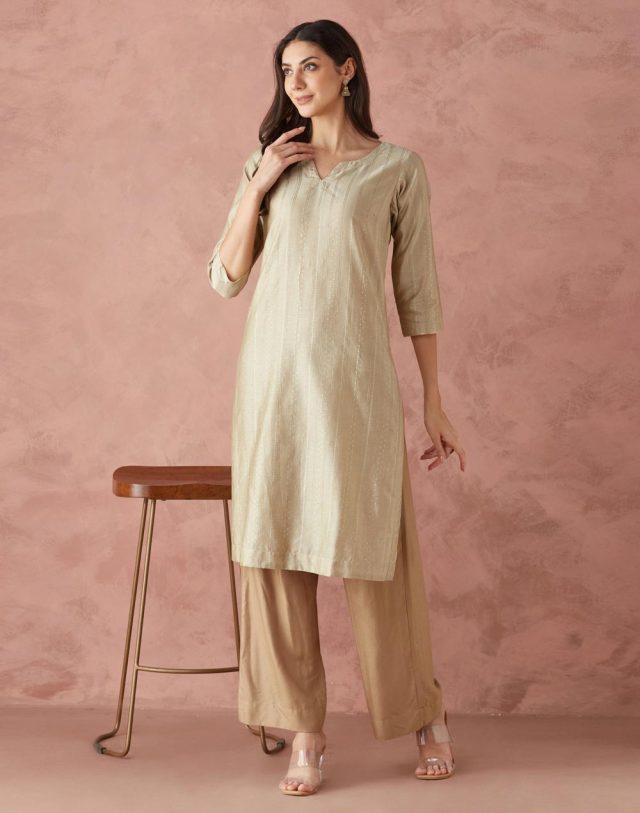 How to Find Comfortable Long Kurtas for Everyday Wear Online in India?