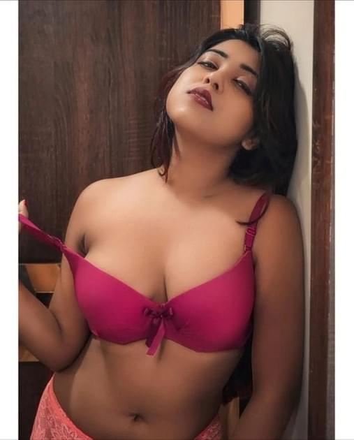 Zirakpur Escort Service | Simmi Punjabi Female Models on Strikingly